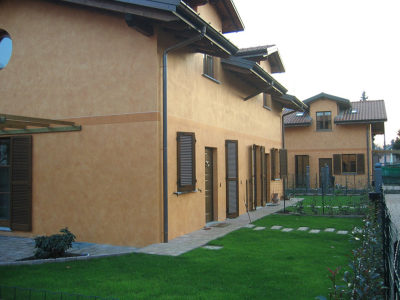 Serramenti in legno scuro